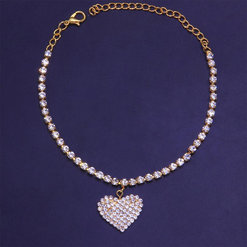 Cavigliere con strass a cuore alla moda